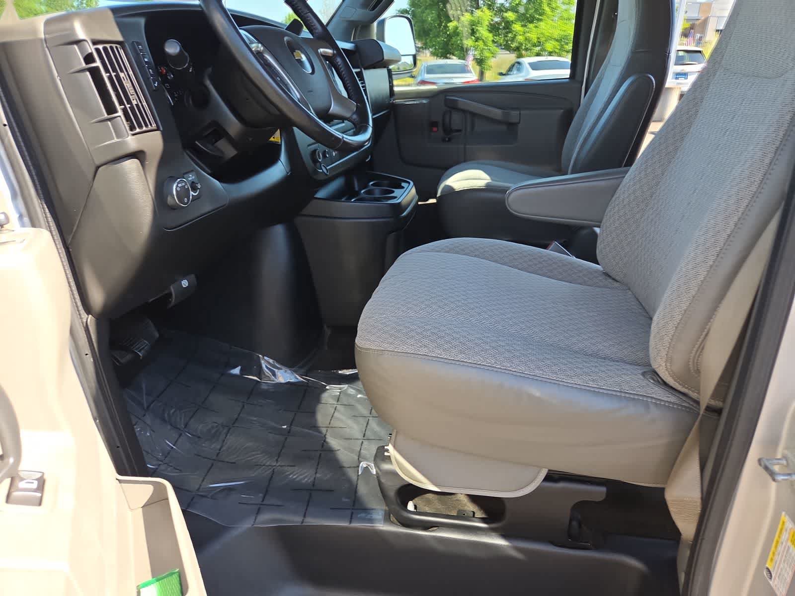 Used 2017 Chevrolet Express 2500 LS RWD image 19