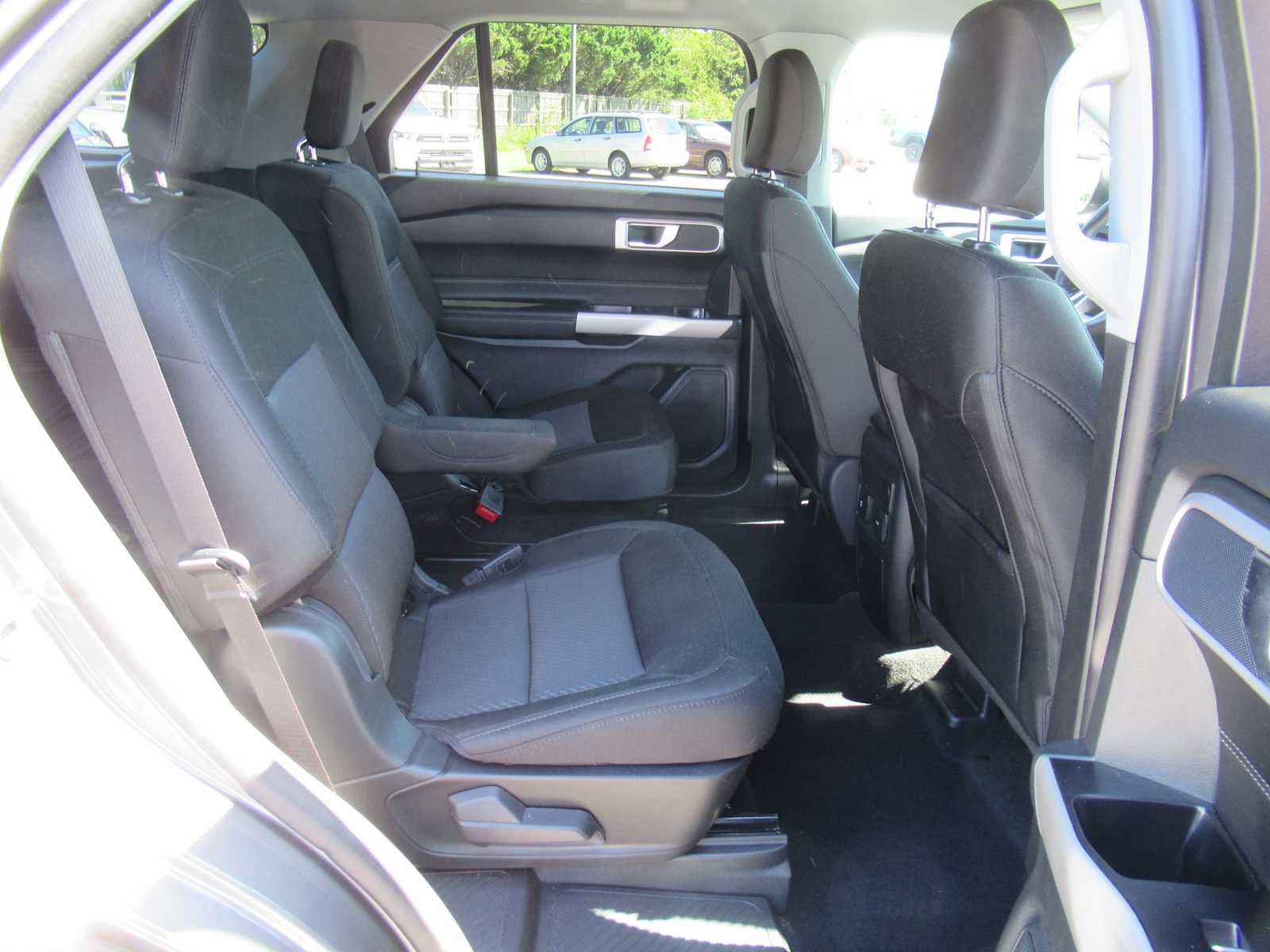 Used 2024 Ford Explorer XLT w/ Class IV Trailer Tow Package AWD/4WD image 15