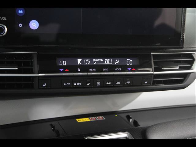 Used 2026 Toyota Sienna XLE FWD image 14