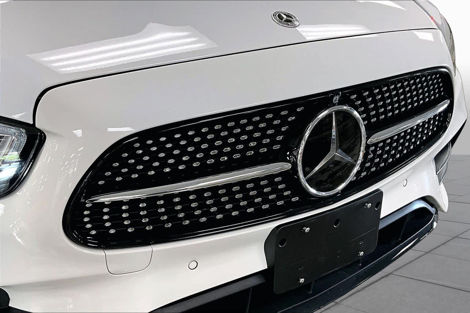 Used 2023 Mercedes-Benz E 450 4MATIC Cabriolet image 32