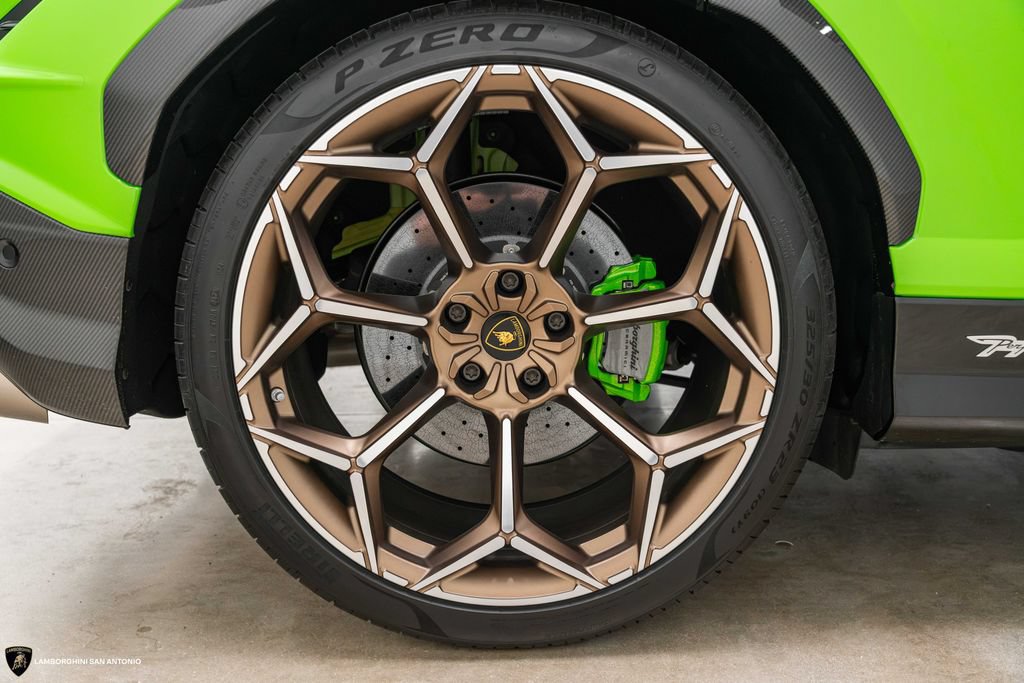Used 2024 Lamborghini Urus Performante AWD/4WD image 8