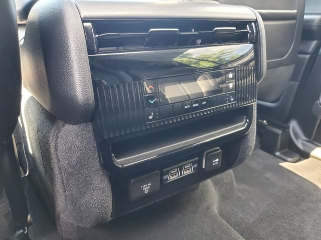 Used 2024 Jeep Wagoneer Series II w/ Convenience Group I AWD/4WD image 27