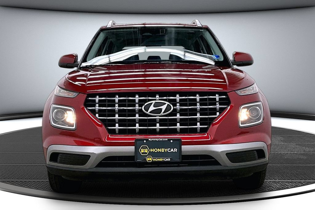 Used 2023 Hyundai Venue SEL FWD image 2