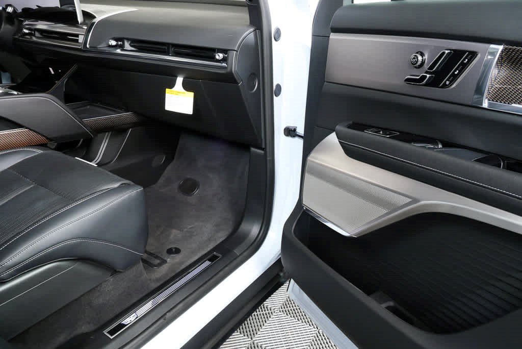Certified 2026 Cadillac Vistiq Luxury AWD/4WD image 23