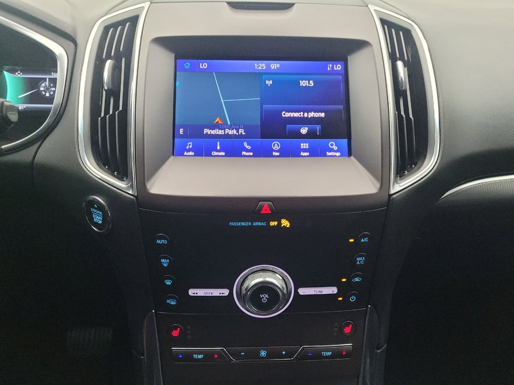 Used 2020 Ford Edge Titanium image 25