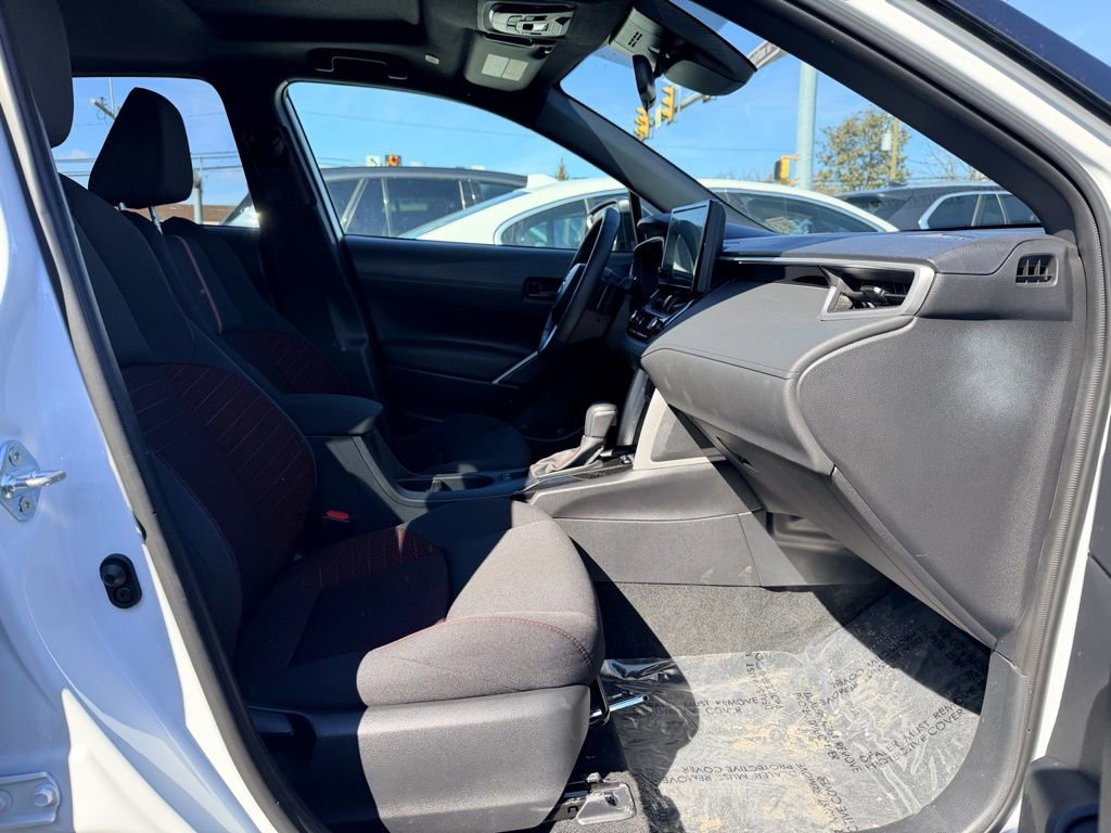 Used 2025 Toyota Corolla Cross AWD Hybrid w/ Moonroof Package image 11