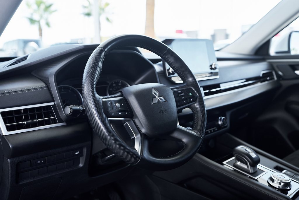 Used 2024 Mitsubishi Outlander SE image 20