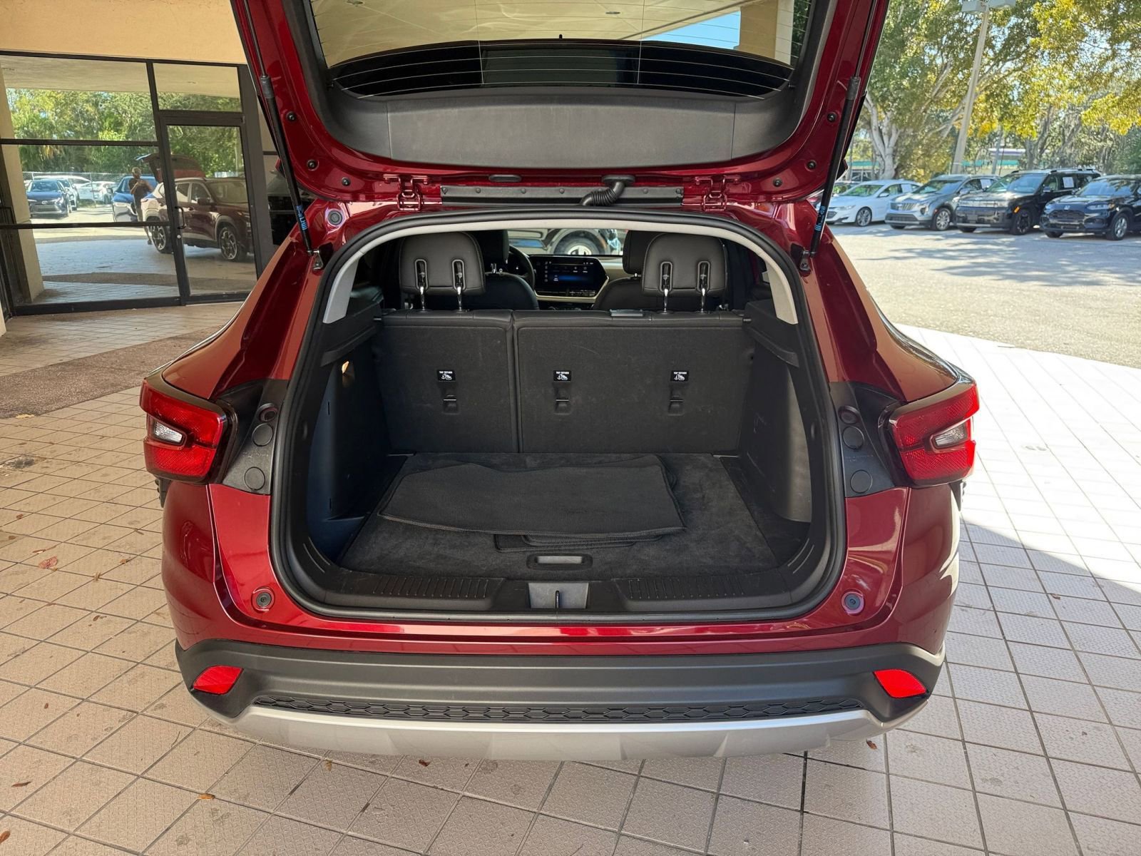 Used 2025 Chevrolet Trax LT image 24