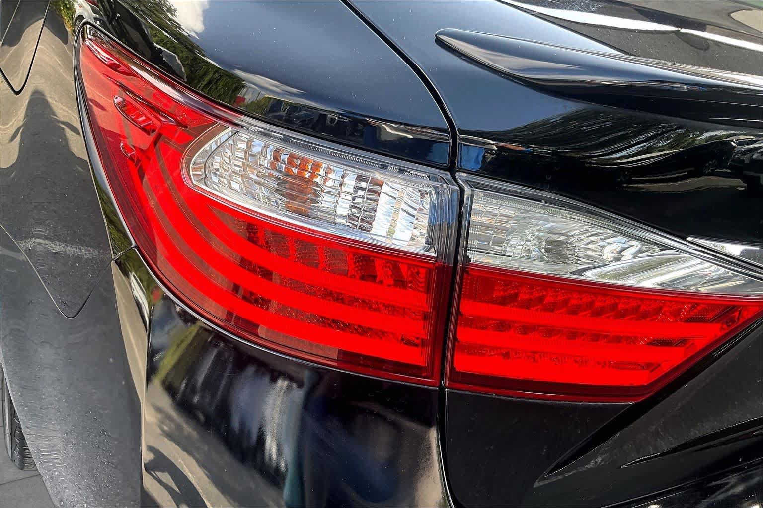 Used 2015 Lexus ES 350 w/ Premium Package FWD image 29