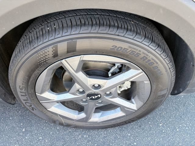 Used 2025 Kia K4 FWD image 25