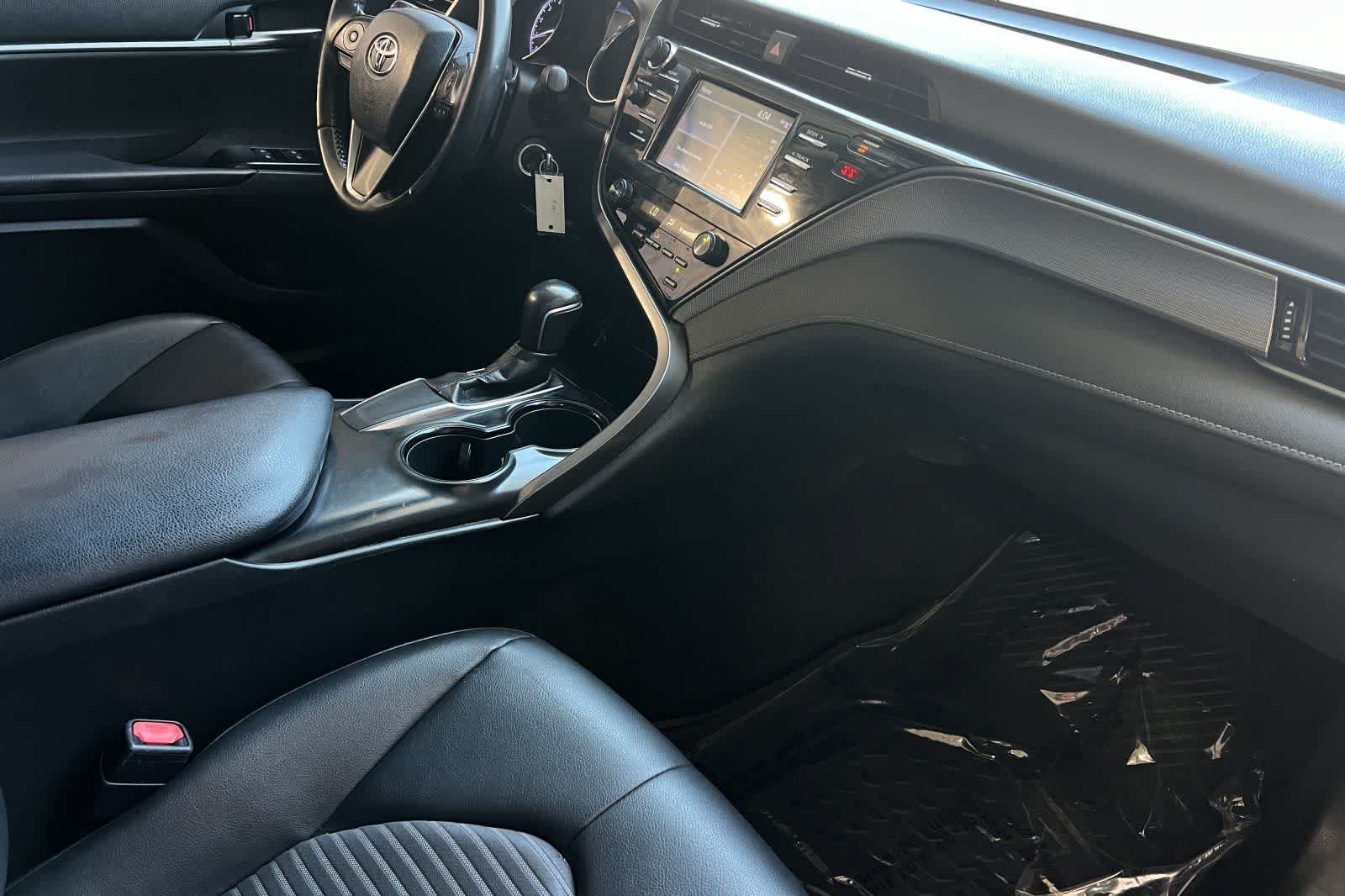 Used 2019 Toyota Camry SE FWD image 17