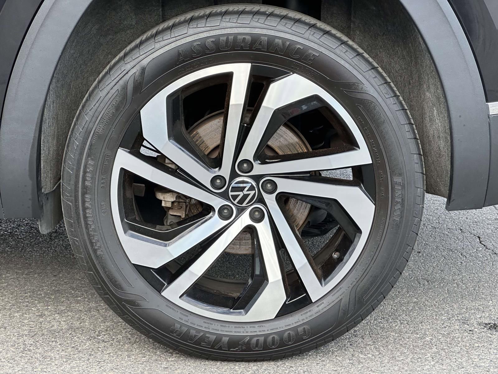 Used 2023 Volkswagen Atlas Cross Sport SEL image 15