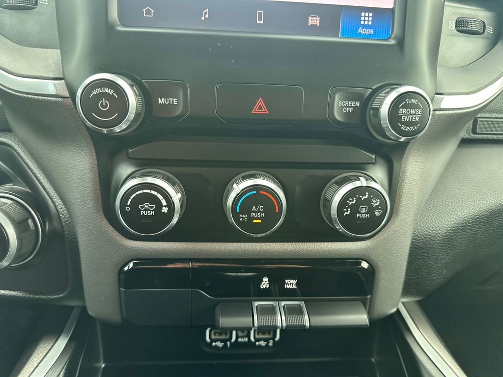 Used 2022 RAM 1500 Big Horn AWD/4WD image 17