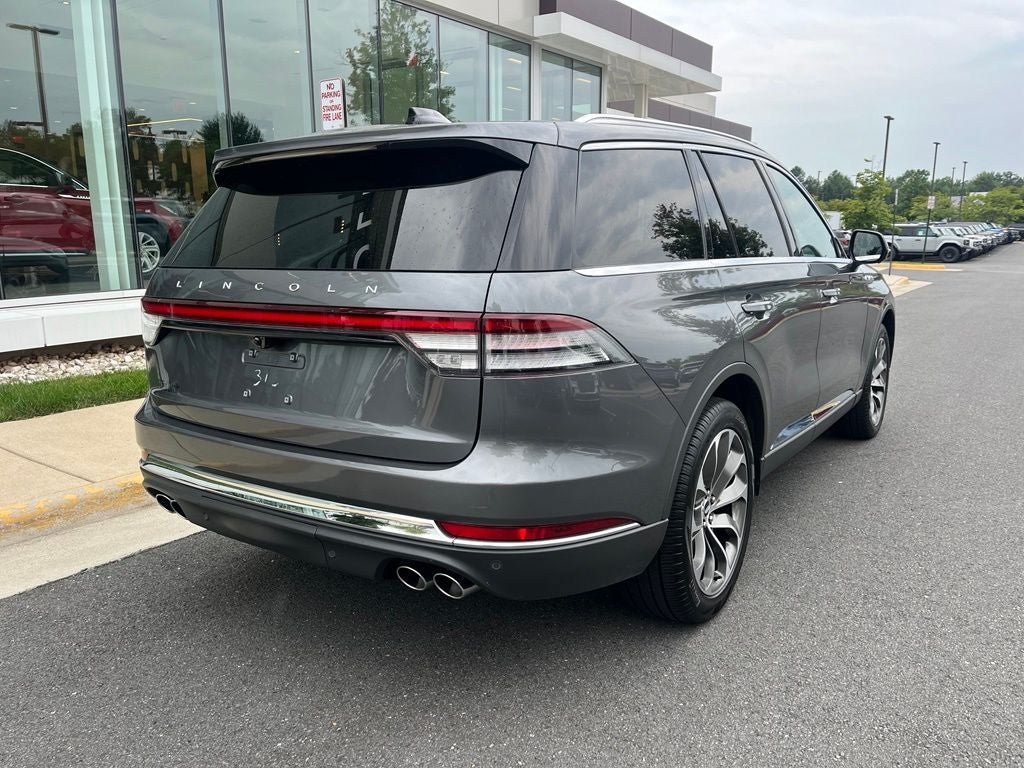 Certified 2025 Lincoln Aviator AWD image 3