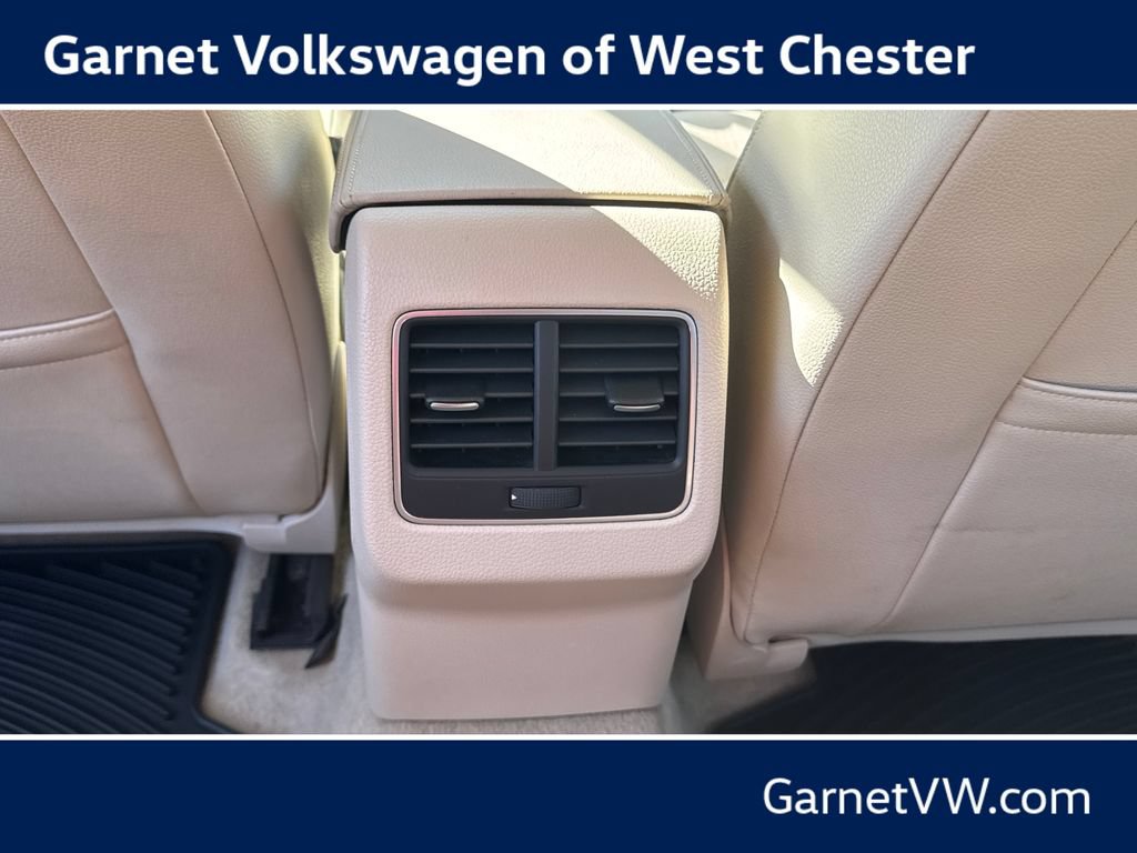 Used 2015 Volkswagen Passat TDI SE FWD image 25