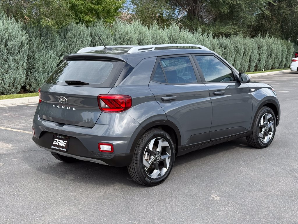 Used 2023 Hyundai Venue SEL w/ Cargo Package FWD image 9
