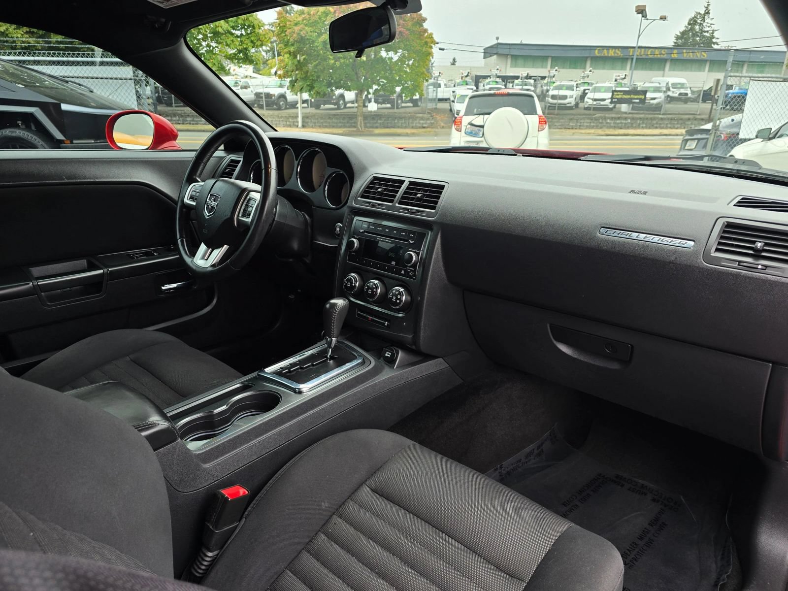 Used 2014 Dodge Challenger SXT RWD image 10