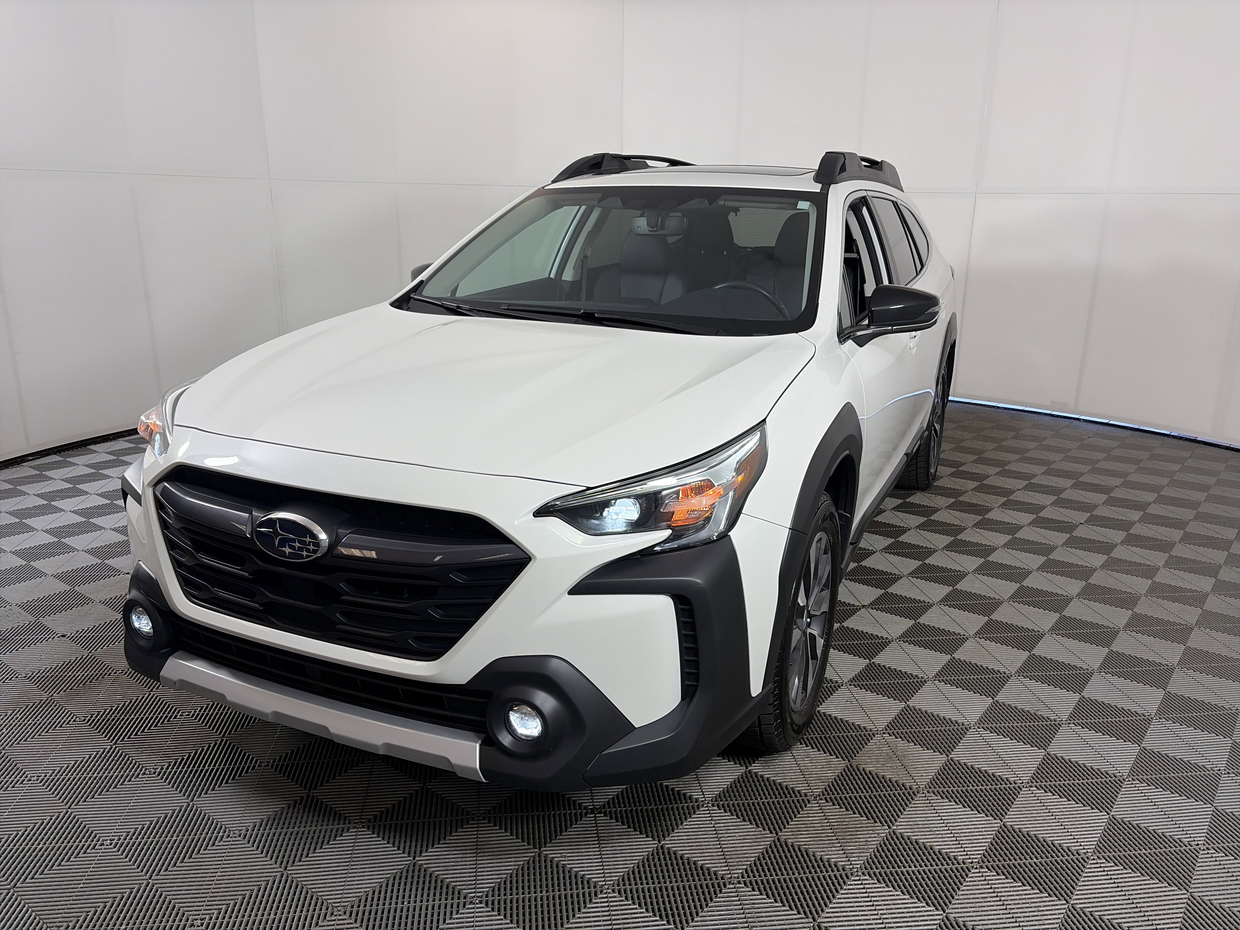 Certified 2024 Subaru Outback Limited image 2