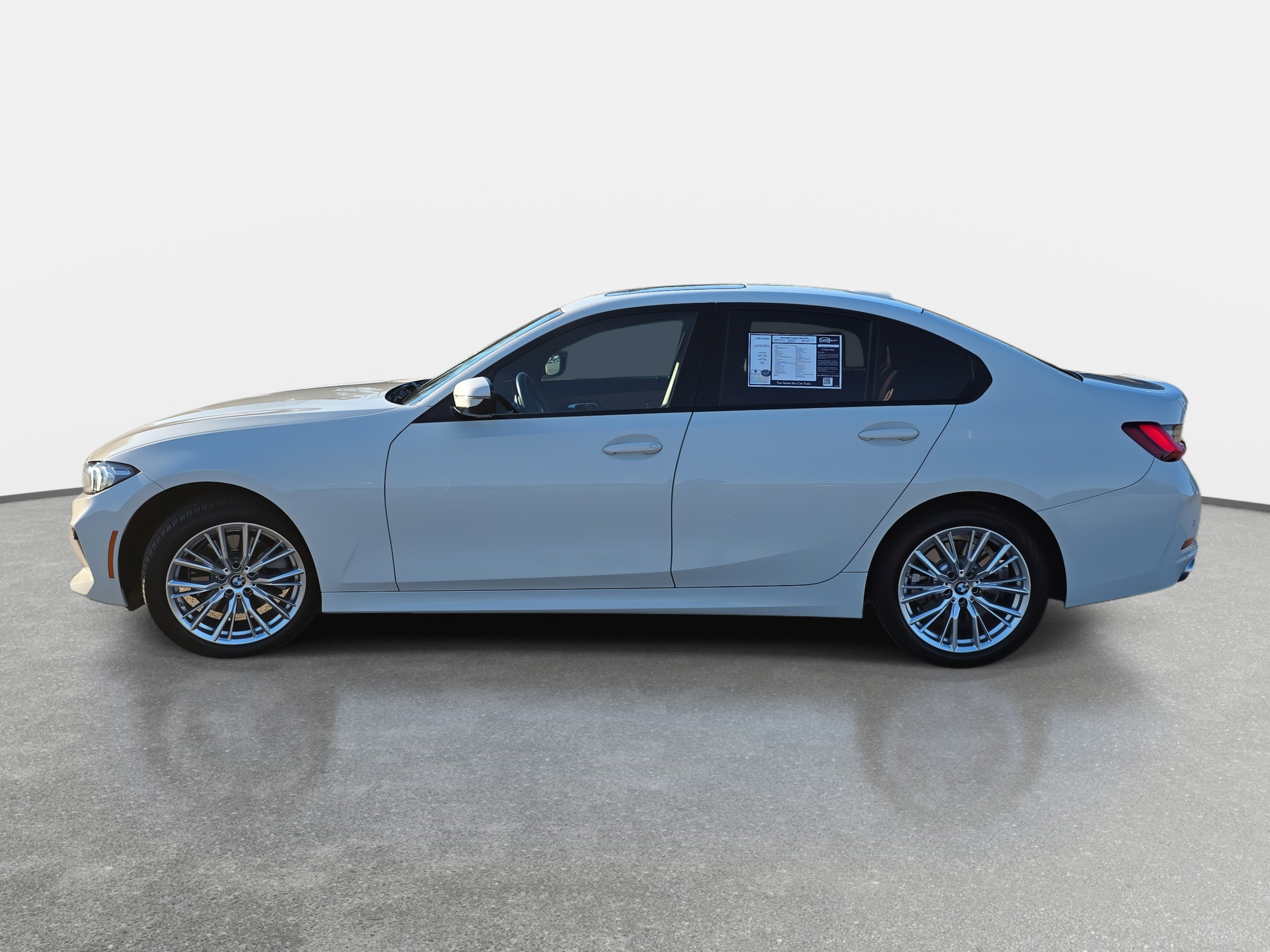 Used 2023 BMW 330i xDrive Sedan w/ Premium Package image 8