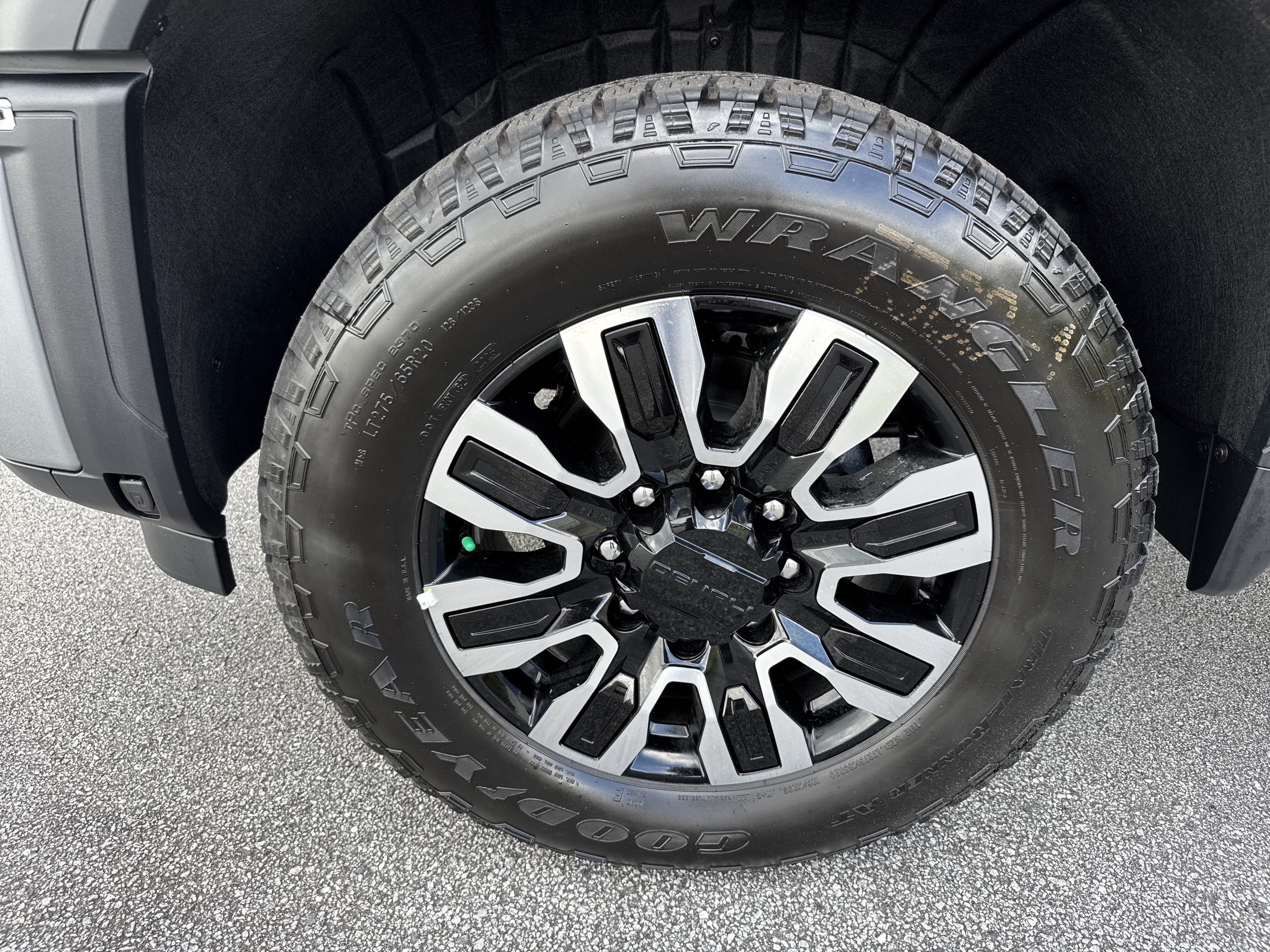 Used 2026 GMC Sierra 2500 Denali Ultimate AWD/4WD image 13