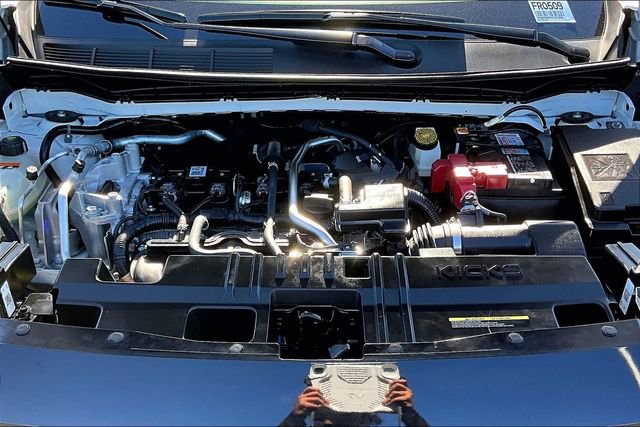 Certified 2025 Nissan Kicks SR image 28