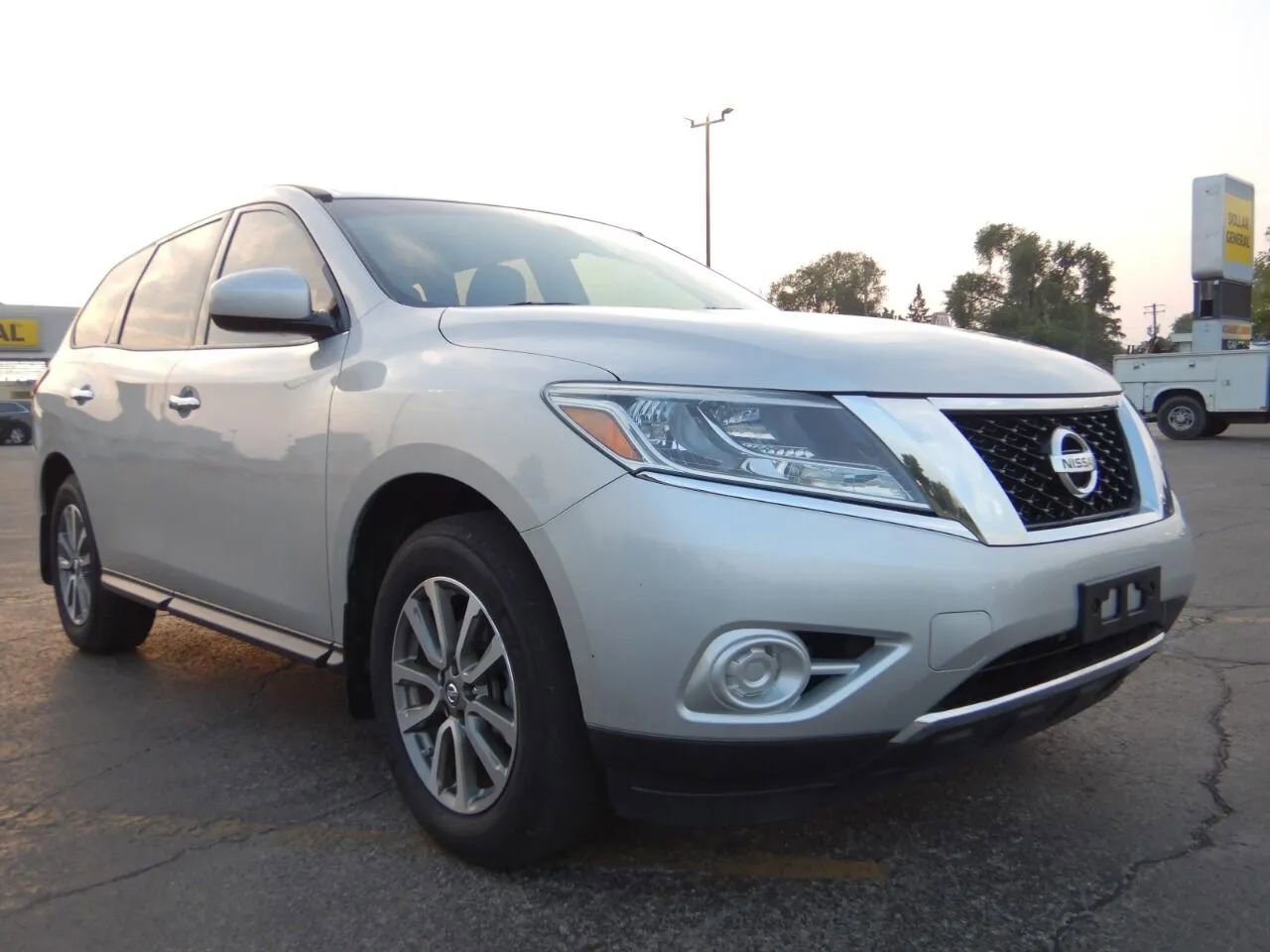 Used 2014 Nissan Pathfinder S image 7
