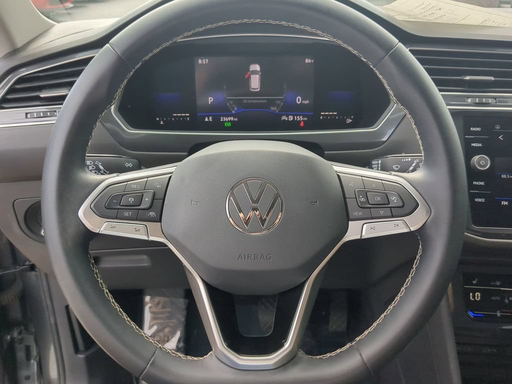 Used 2022 Volkswagen Tiguan SE FWD image 28