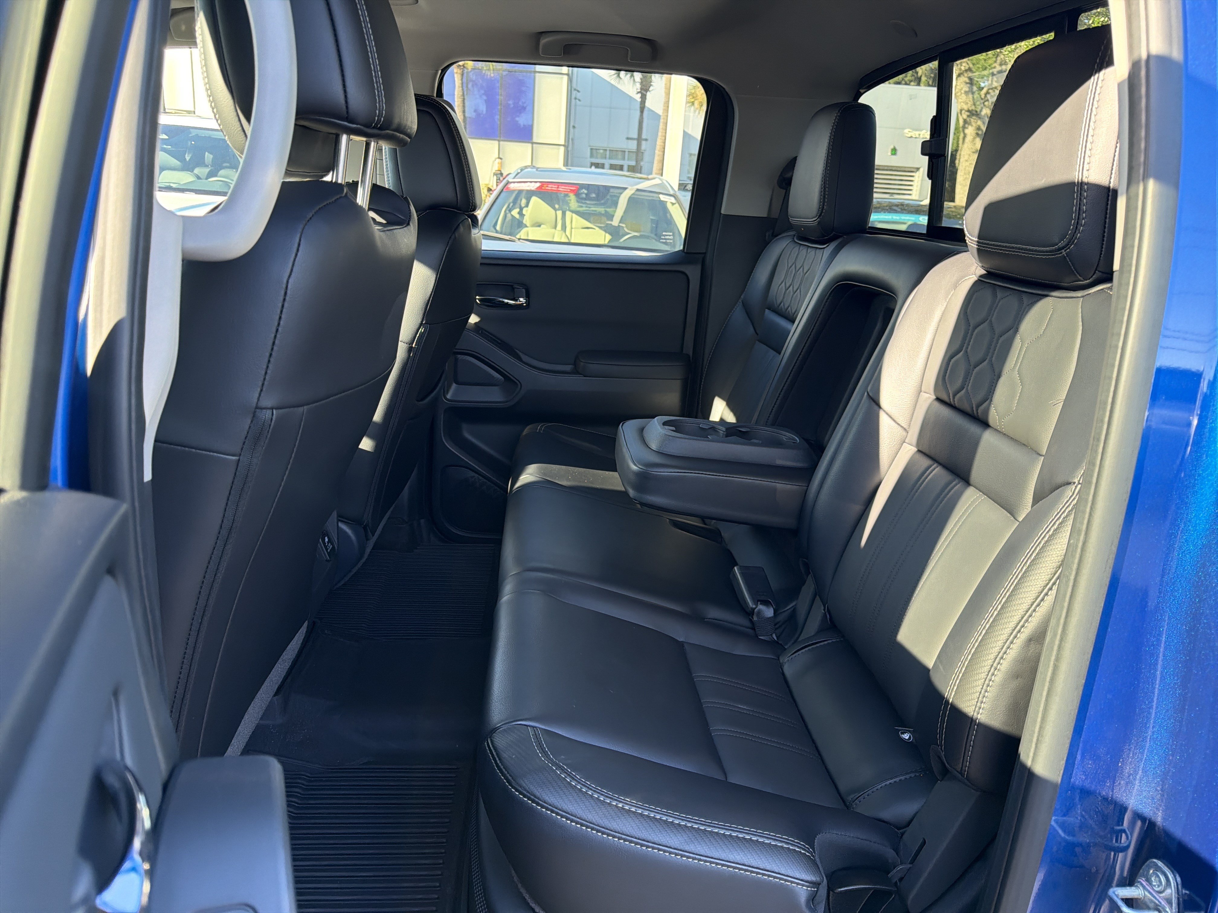Used 2024 Nissan Frontier SL w/ Technology Package RWD image 32