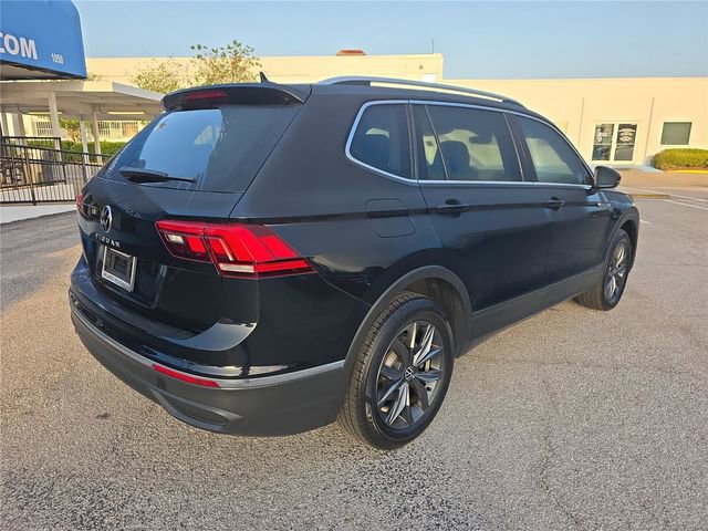 Used 2024 Volkswagen Tiguan SE image 3