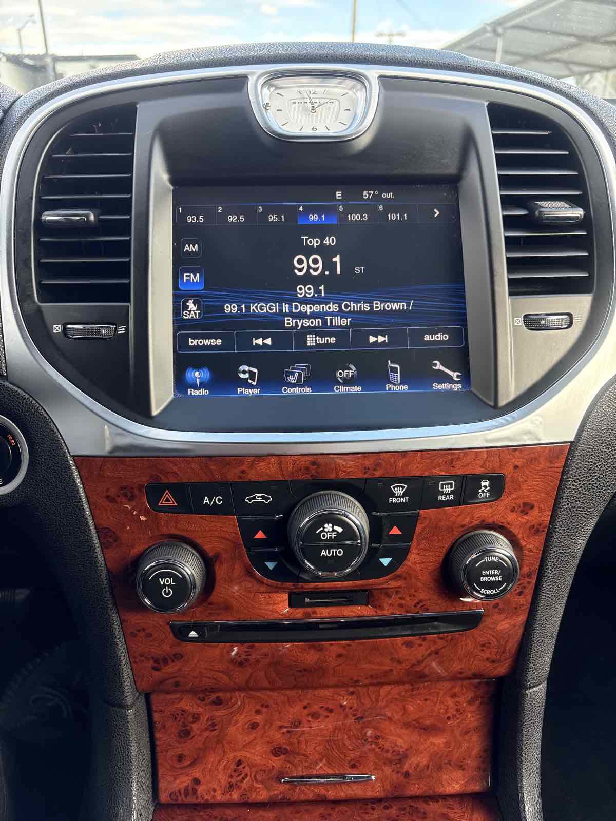 Used 2014 Chrysler 300 image 22