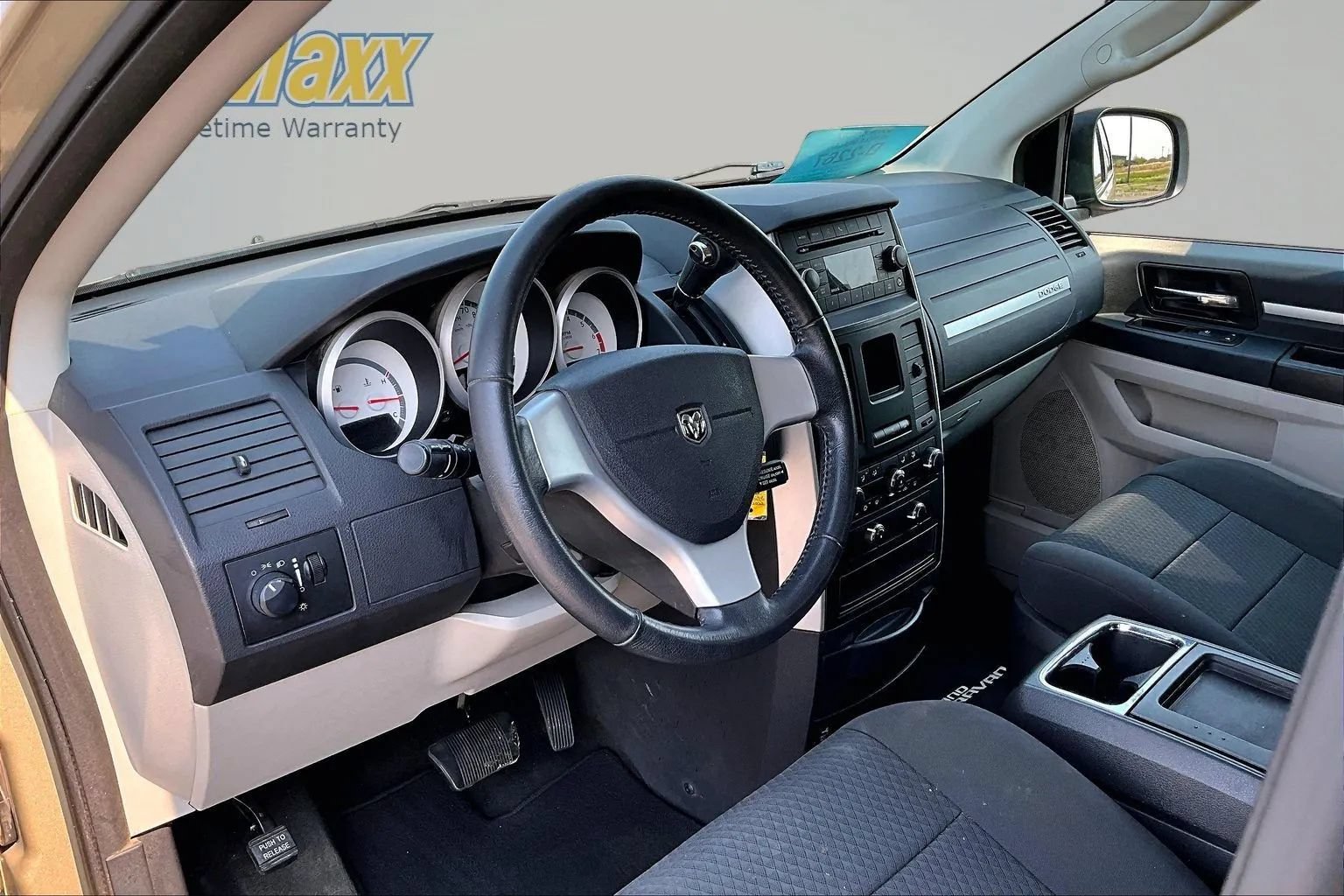 Used 2010 Dodge Grand Caravan Hero w/ Popular Equipment Group FWD image 12
