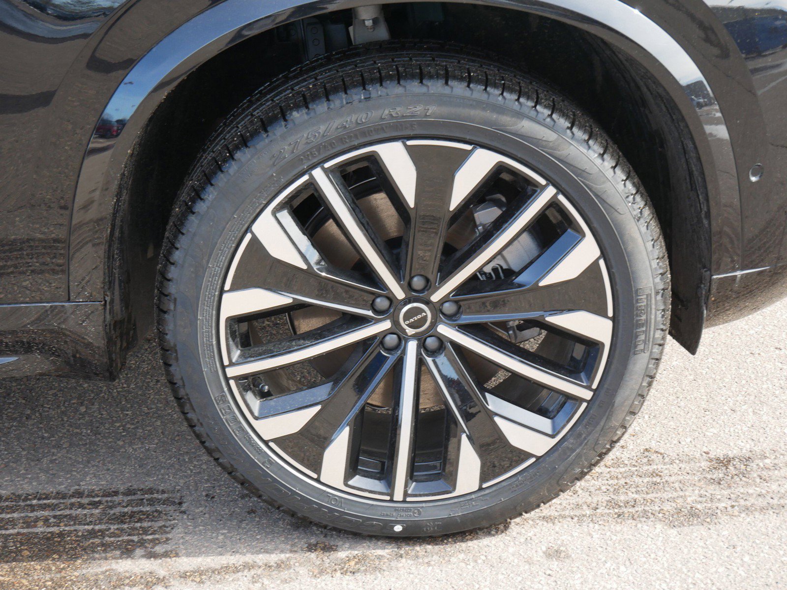 New 2026 Volvo XC90 T8 Plus w/ Protection Package Premier AWD/4WD image 4
