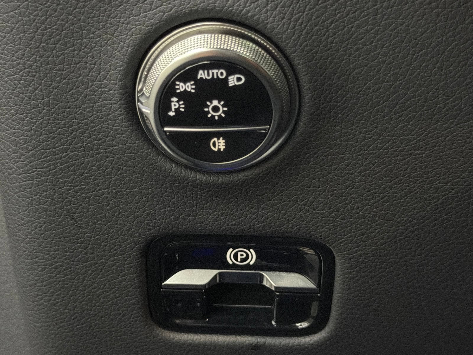 Certified 2026 Mercedes-Benz GLC 300 image 31
