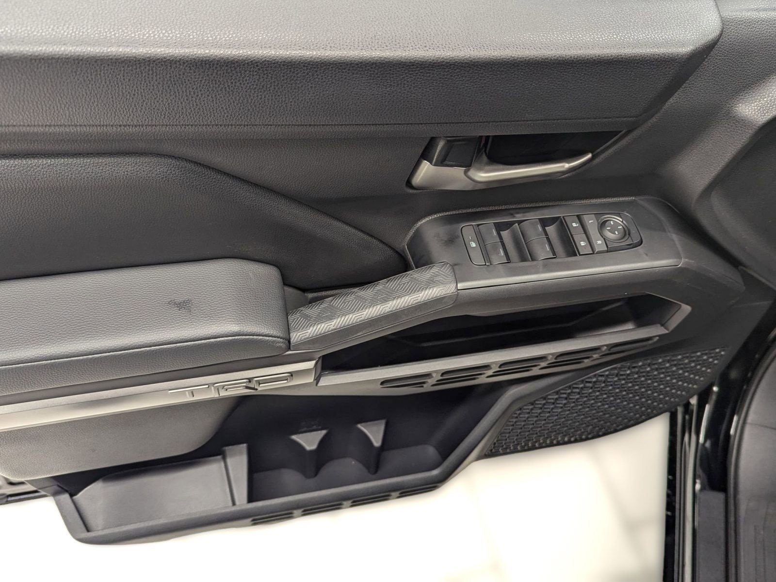 New 2025 Toyota Tacoma SR image 10