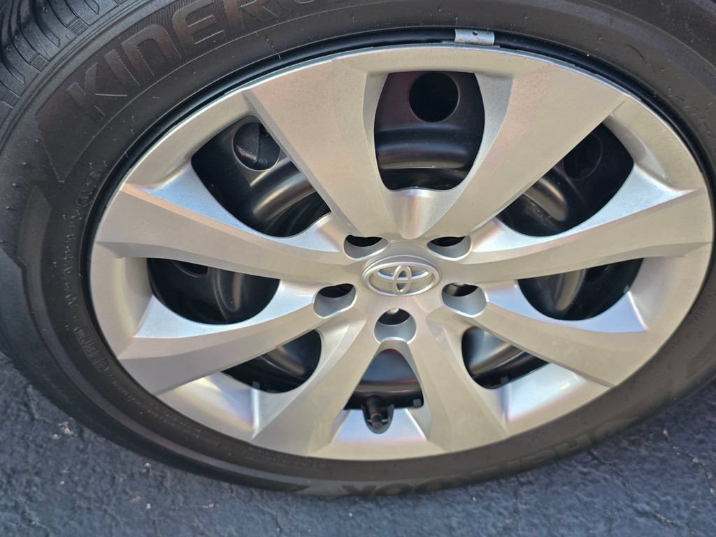 Used 2025 Toyota Corolla LE w/ Convenience Package FWD image 10