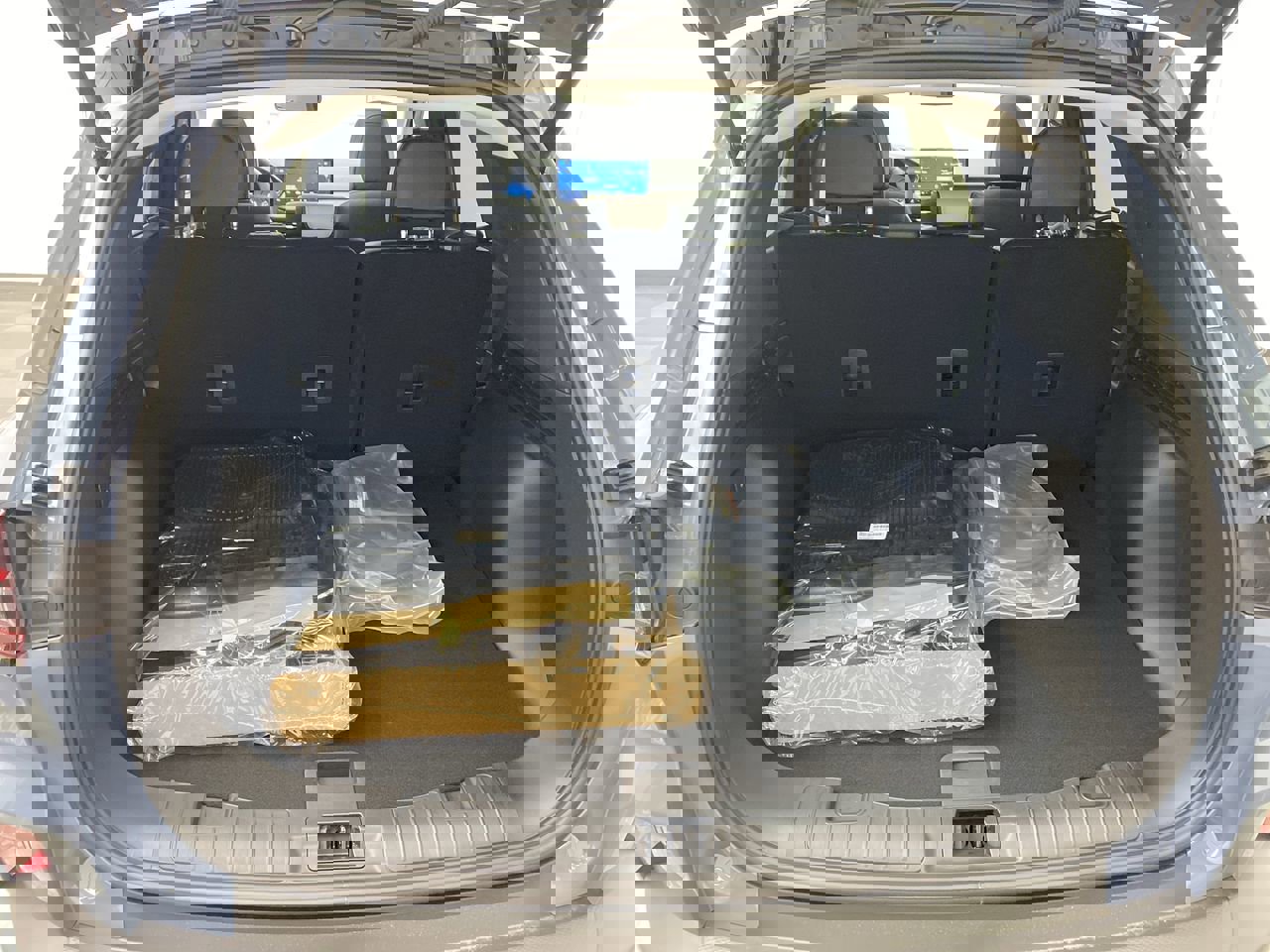 New 2024 Ford Escape SE w/ PHEV Premium Package image 28