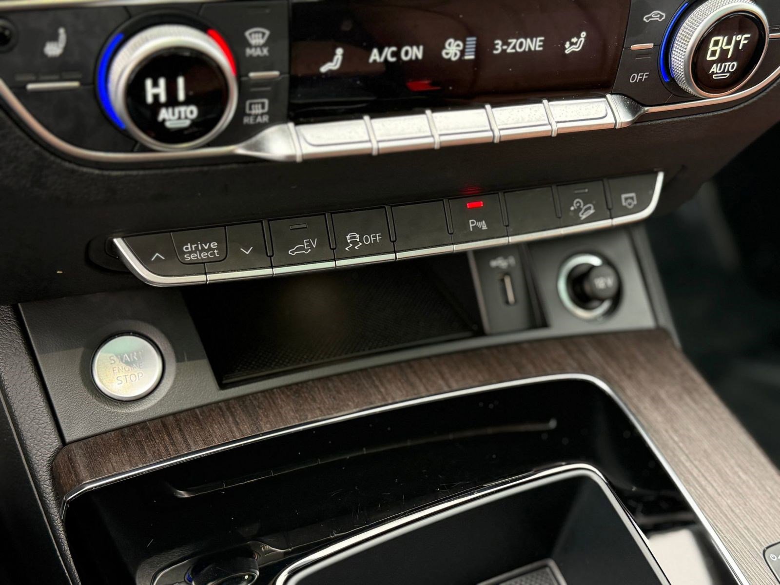 Used 2023 Audi Q5 e Premium w/ Convenience Package image 28