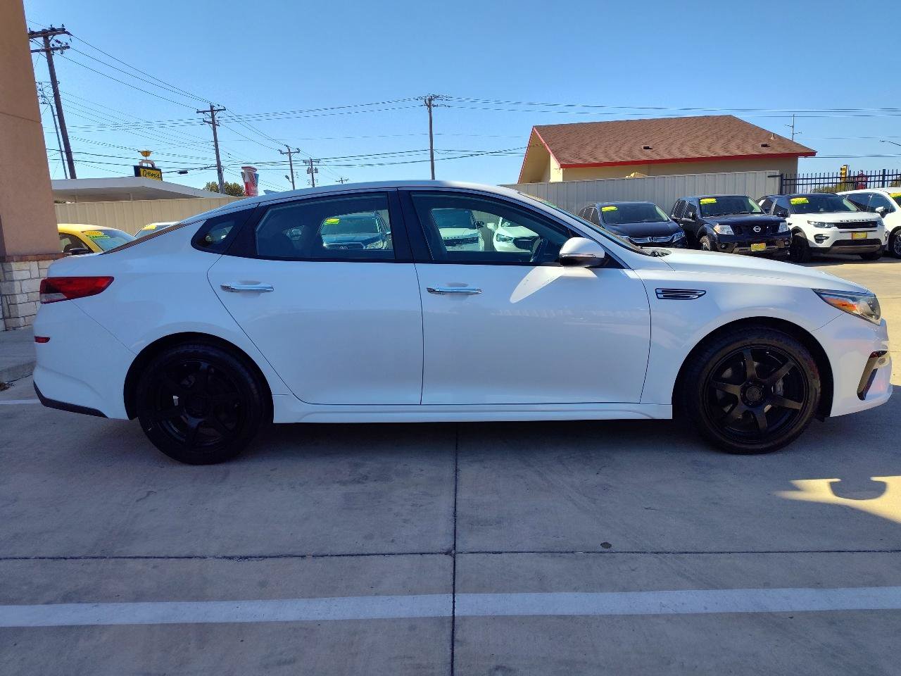 Used 2019 Kia Optima LX FWD image 3