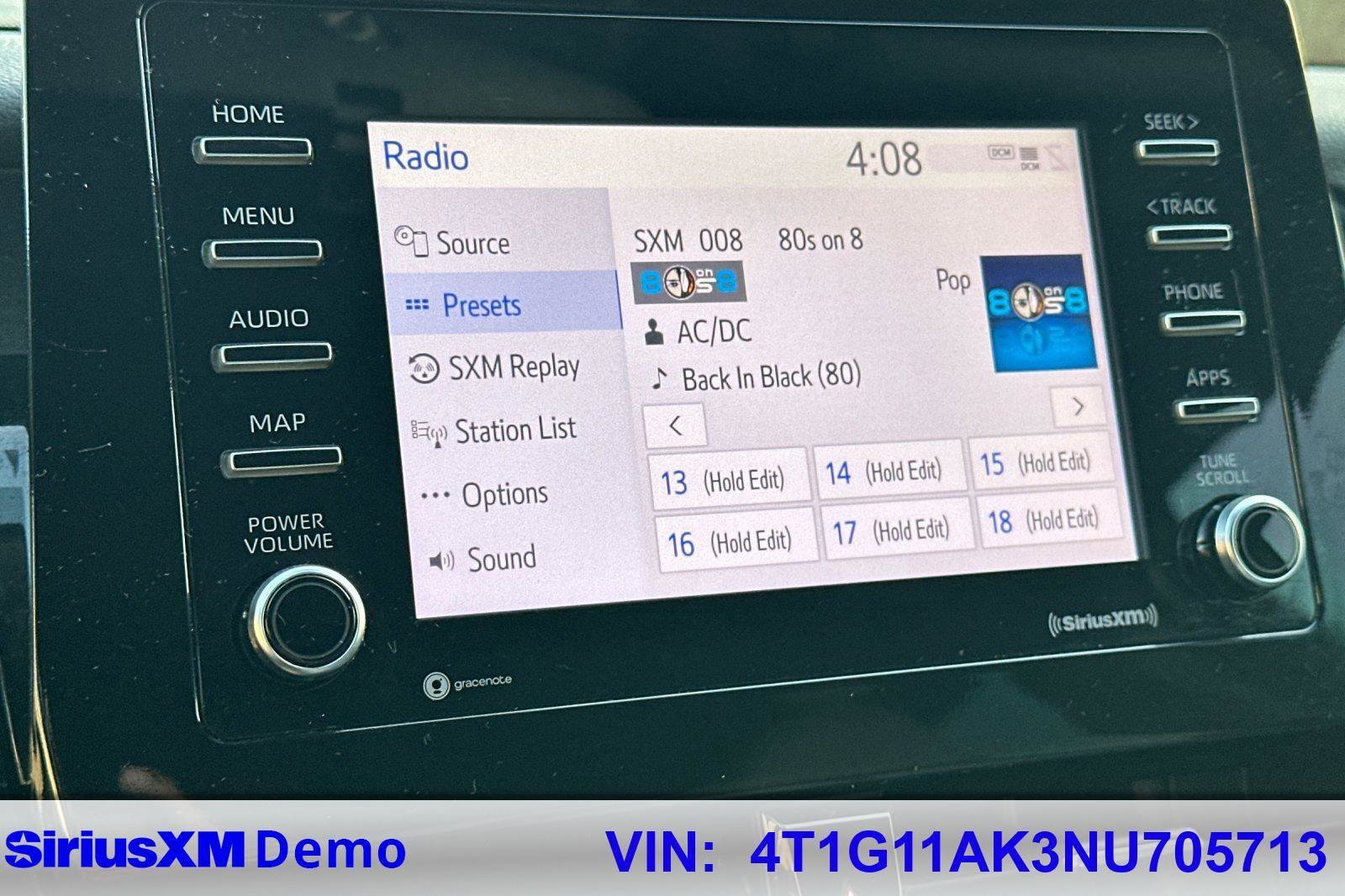 Used 2022 Toyota Camry SE image 30