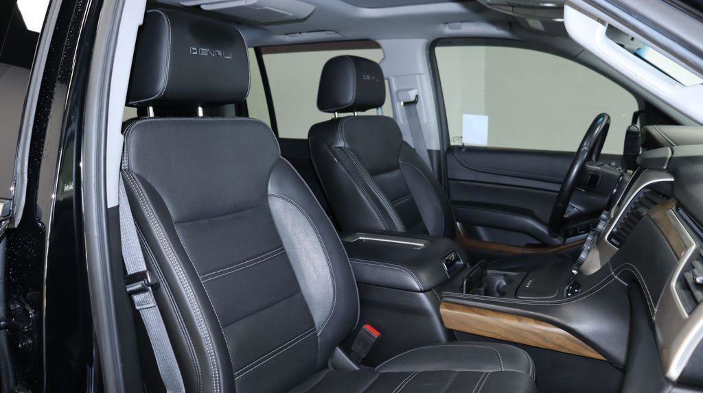 Used 2020 GMC Yukon XL Denali w/ Denali Premium Package AWD/4WD image 24