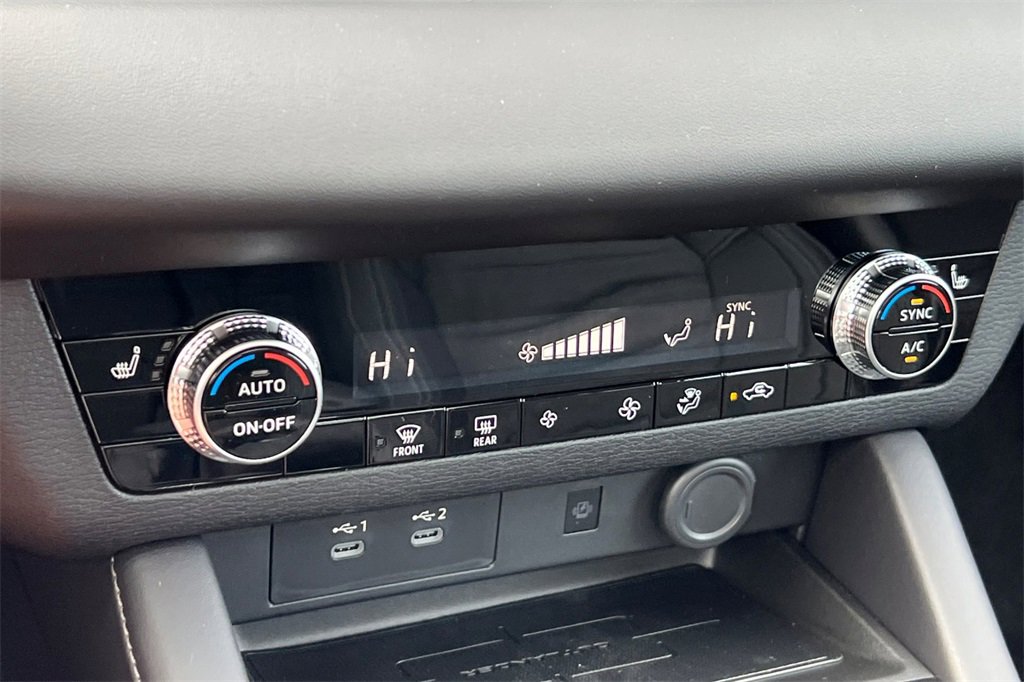 New 2025 Mitsubishi Outlander SE image 20