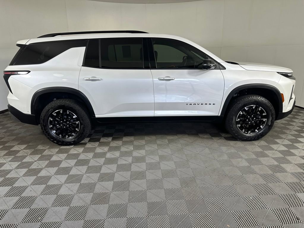 Used 2024 Chevrolet Traverse Z71 w/ Enhanced Driving Package image 6