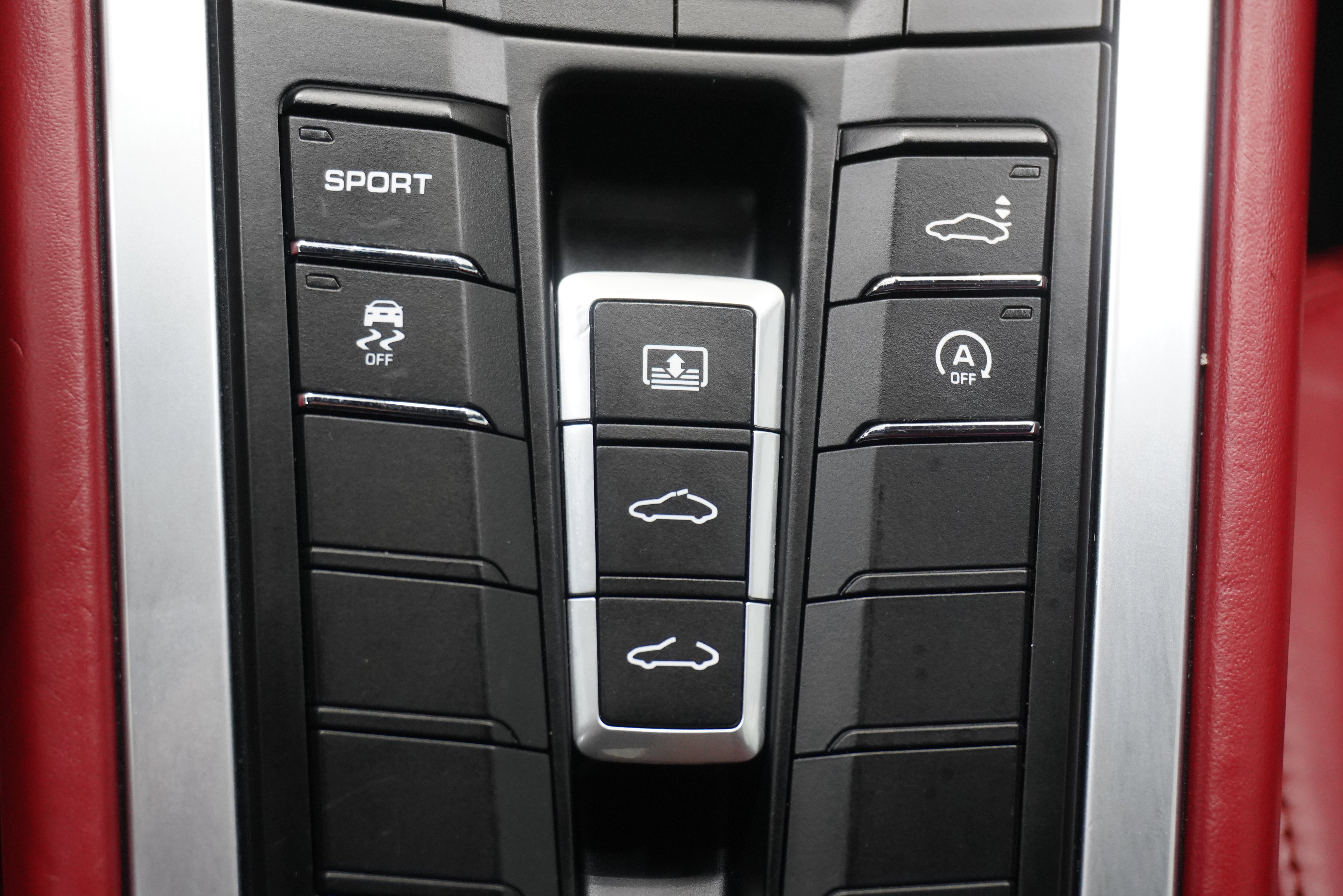 Used 2015 Porsche 911 Carrera image 21