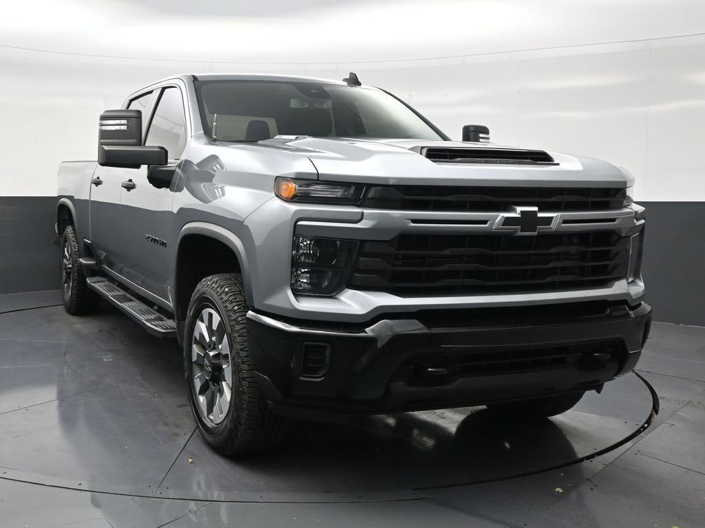 Used 2024 Chevrolet Silverado 2500 Custom w/ Custom Value Package image 7