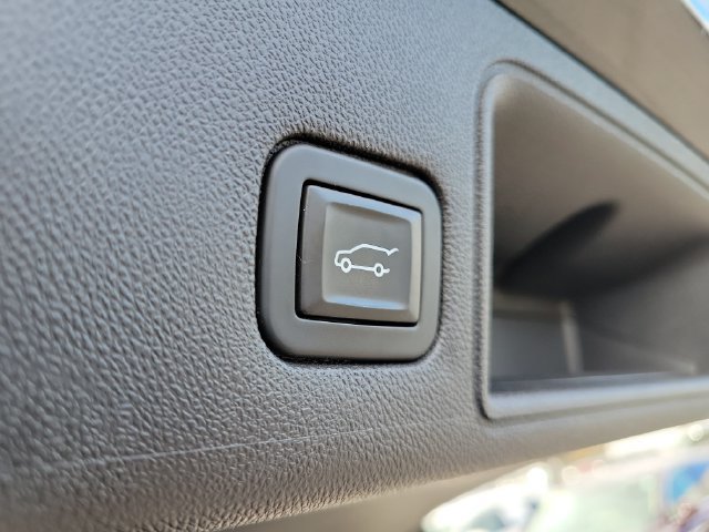 Used 2019 GMC Terrain SLT w/ Preferred Package FWD image 30