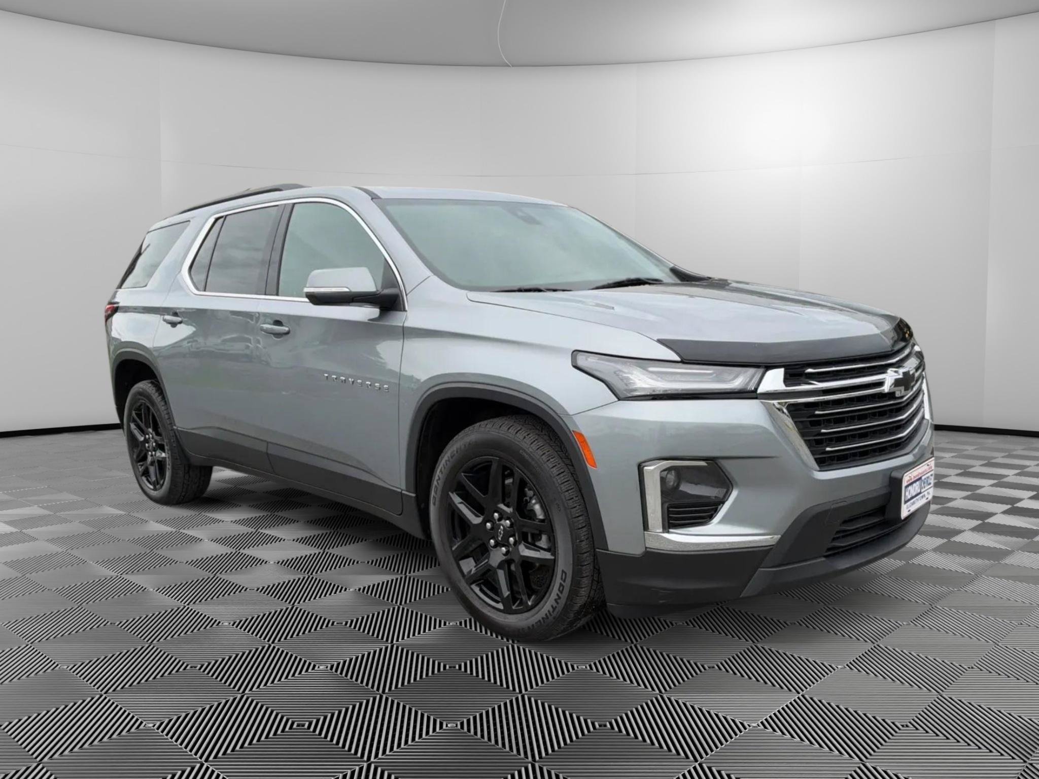 Used 2023 Chevrolet Traverse LT AWD/4WD image 2