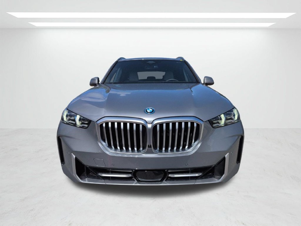New 2026 BMW X5 xDrive50e w/ Premium Package AWD/4WD image 9