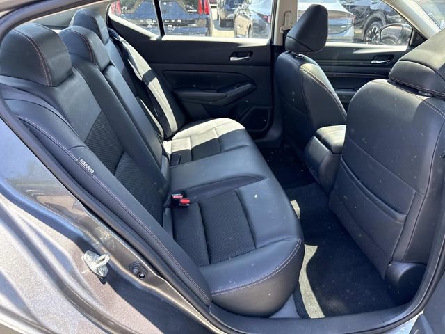 Used 2022 Nissan Altima 2.5 SR w/ Midnight Edition Package FWD image 11