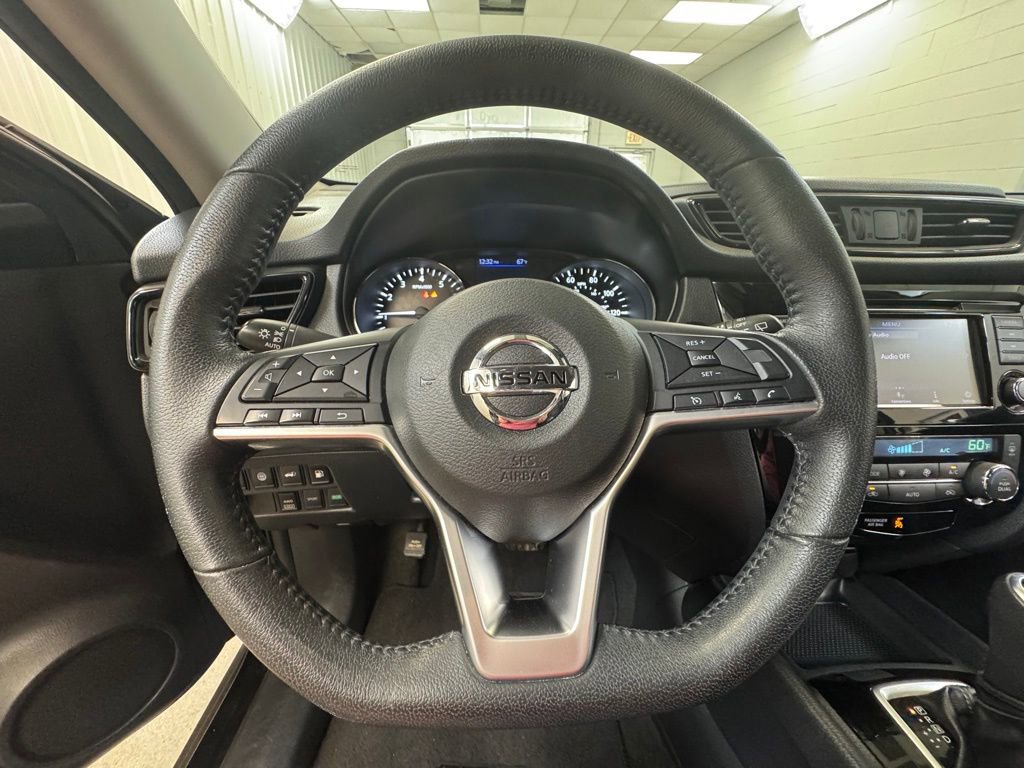 Used 2020 Nissan Rogue SV image 32