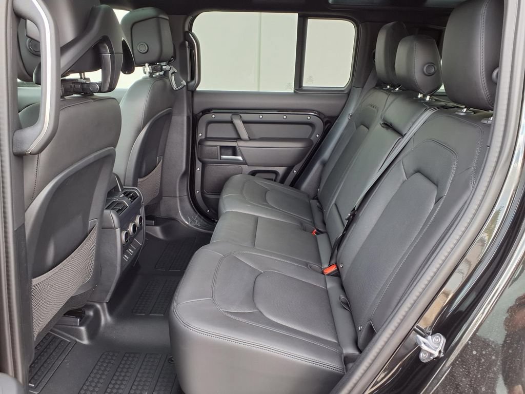 New 2026 Land Rover Defender 110 X-Dynamic SE AWD/4WD image 8